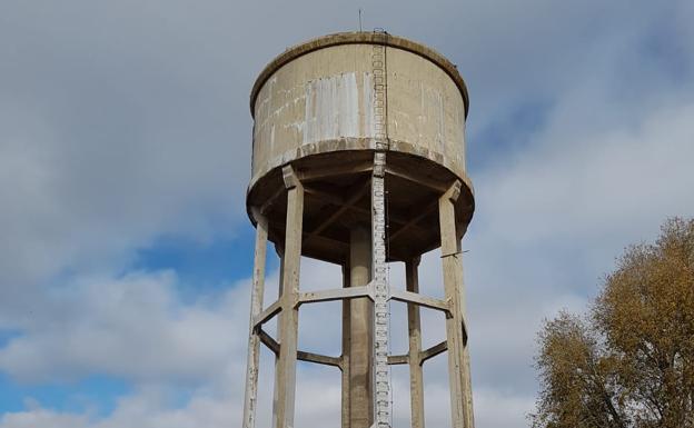 Viejo depósito de agua en Lerma. 