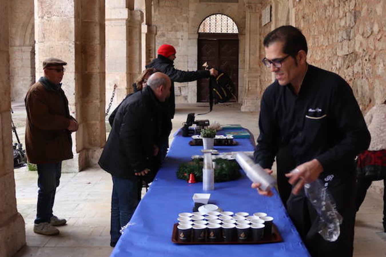 La comunidad científica de la Universidad de Burgos despide el año tomando doce aceitunas y pidiendo deseos para el 2019.