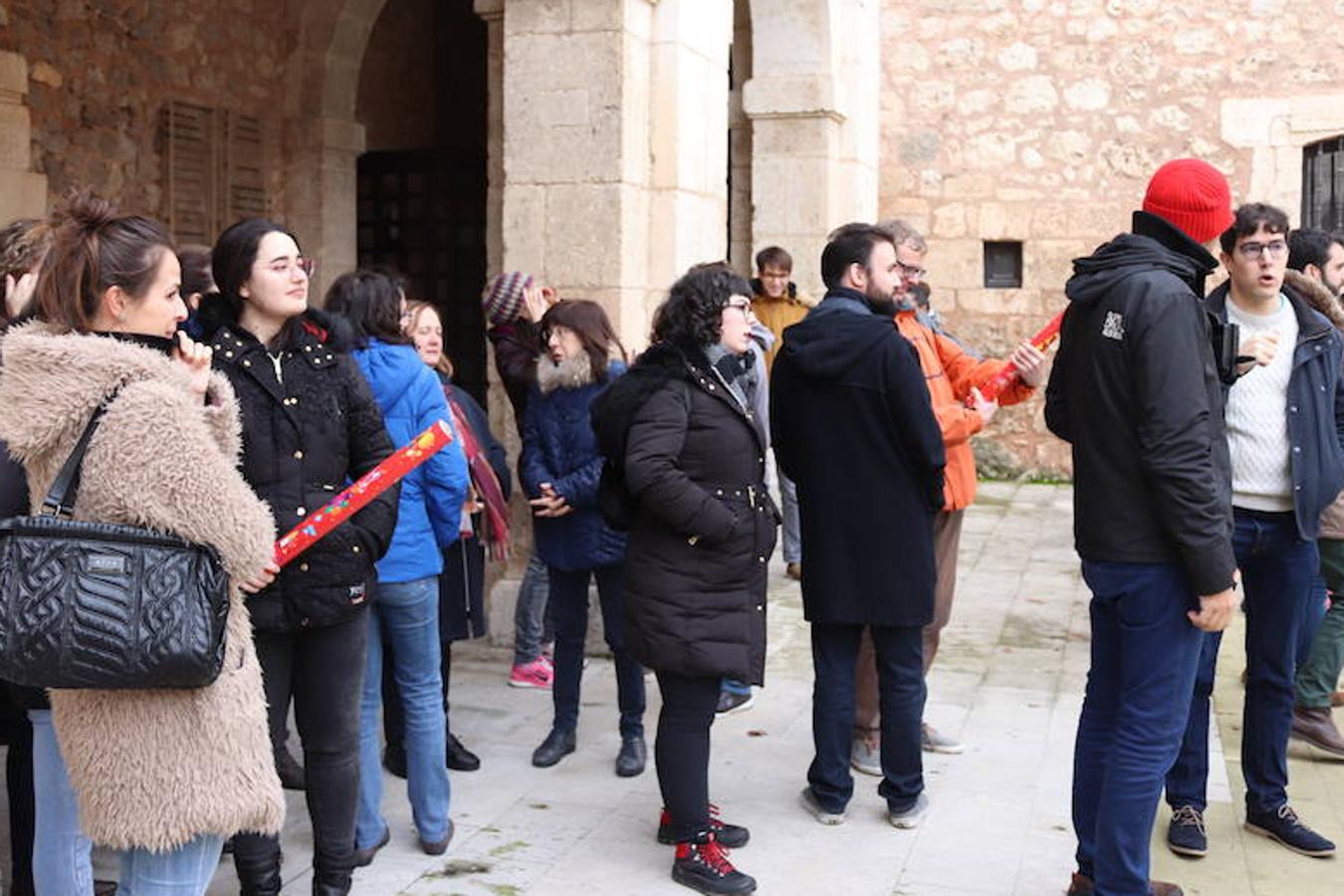 La comunidad científica de la Universidad de Burgos despide el año tomando doce aceitunas y pidiendo deseos para el 2019.