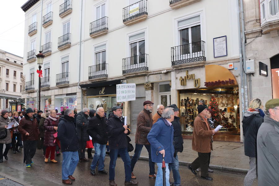 Fotos: Manifestación por unas pensiones dignas de la Coordinadora Estatal en Defensa del Sistema Público de Pensiones en Burgos