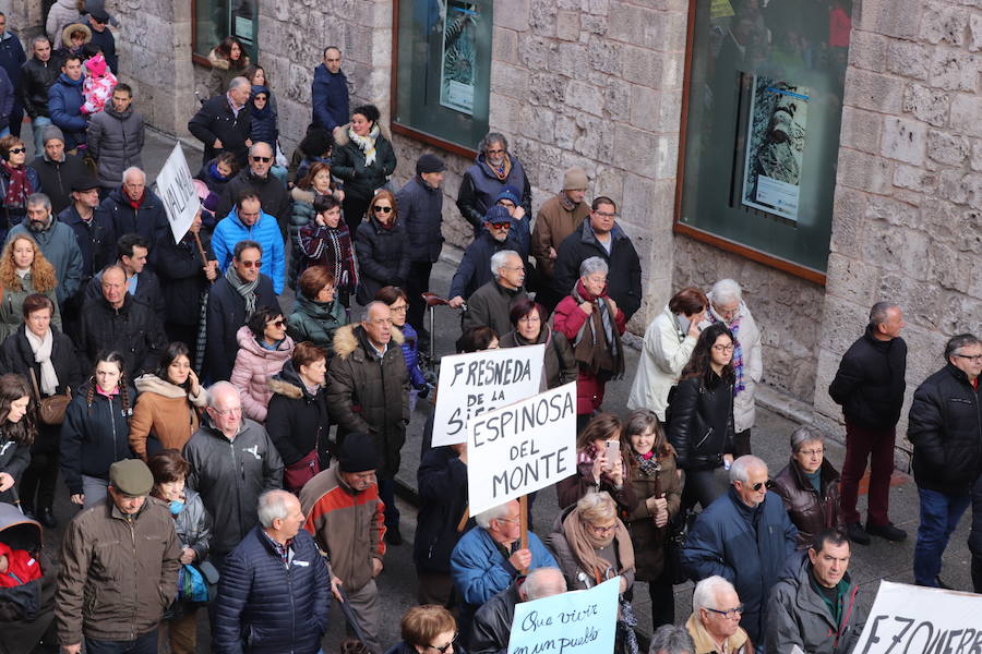 Fotos: 3.000 personas salen a la calle en Burgos para defender la Atención Primaria