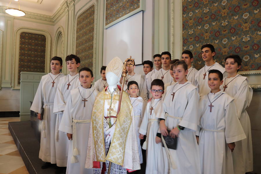 La Escolanía de Puri Cantores de la Catedral de Burgos ha elegido al niño que será el encargado de protagonizar el Obispillo 2018 el próximo 28 de diciembre. El elegido ha sido Ángel Rodrigo del Olmo