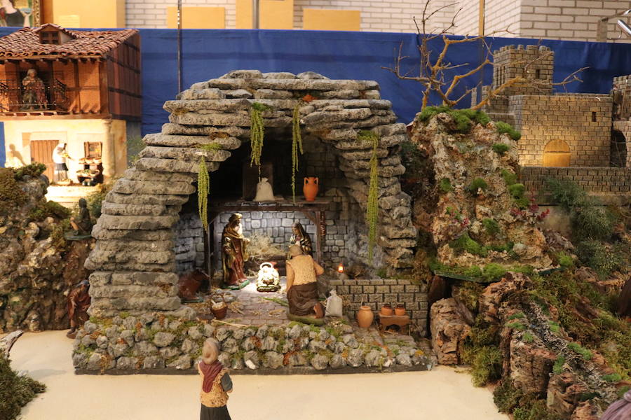 Fotos: El belen de la Iglesia San Martín de Porres, en imágenes