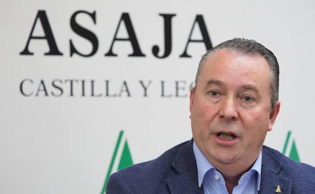 El presidente de Asaja Castilla y León, Donaciano Dujo, hace balance de 2018 en el sector agrario y trazan las reivindicaciones para 2019. 