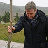 Lacalle ha participado en la plantación de árboles promovida por Parkinson