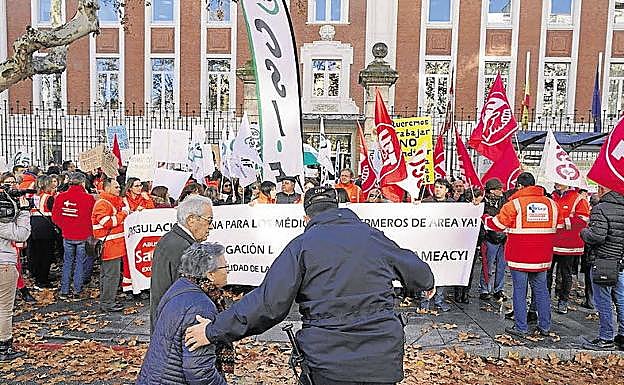 Concentracion de los médicos y enfermeros ante la Consejería de Sanidad celebrada el pasado 13 de diciembre. 