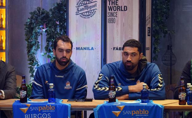 Vitor Benite (izda) y Augusto Lima durante su presentación. 