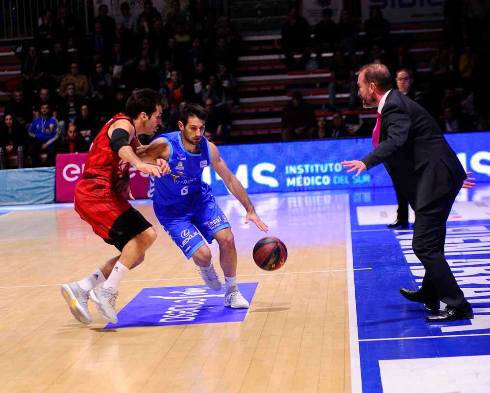 Fotos: El San Pablo Burgos consigue su primera victoria a domicilio