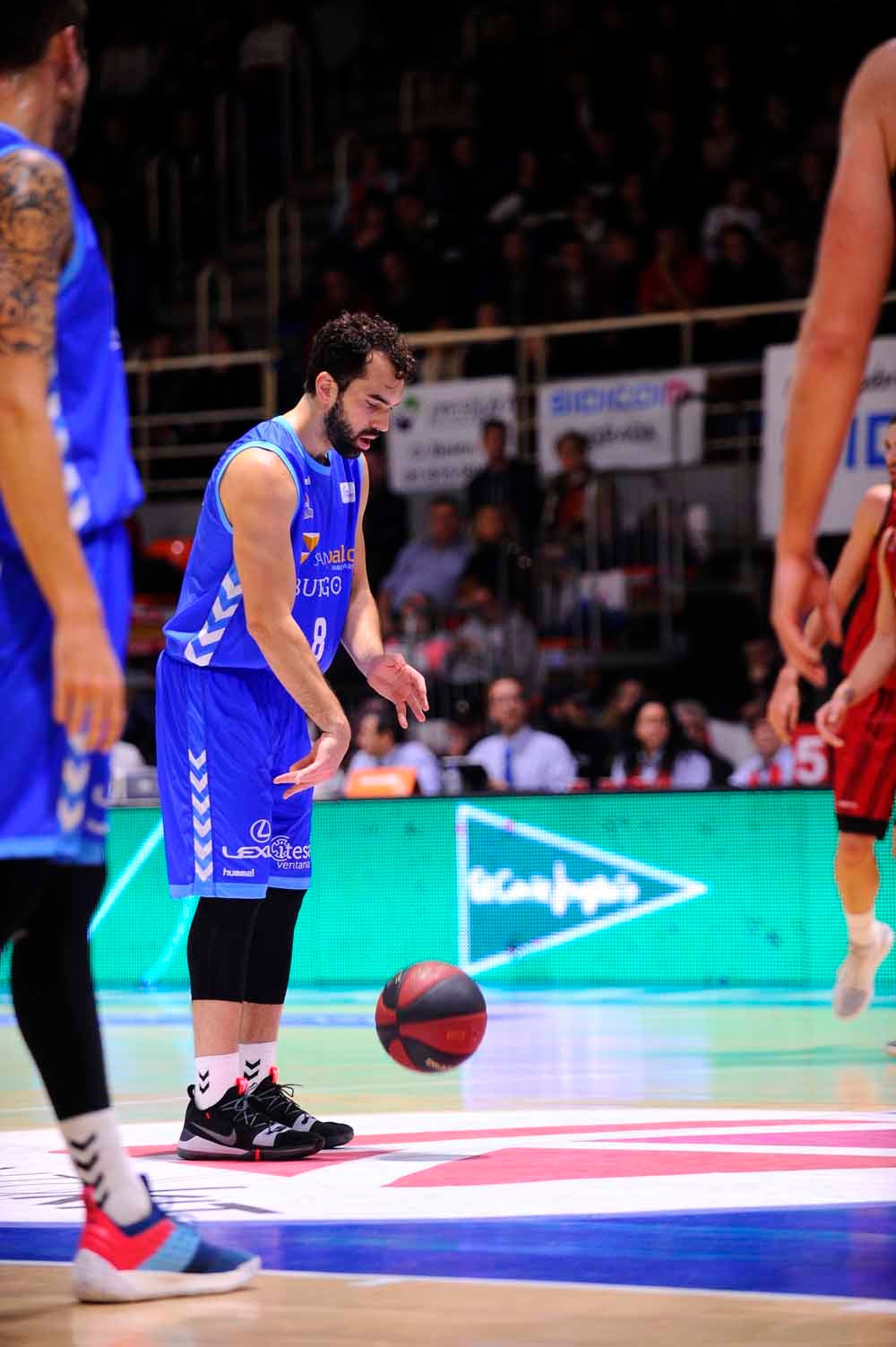 Fotos: El San Pablo Burgos consigue su primera victoria a domicilio