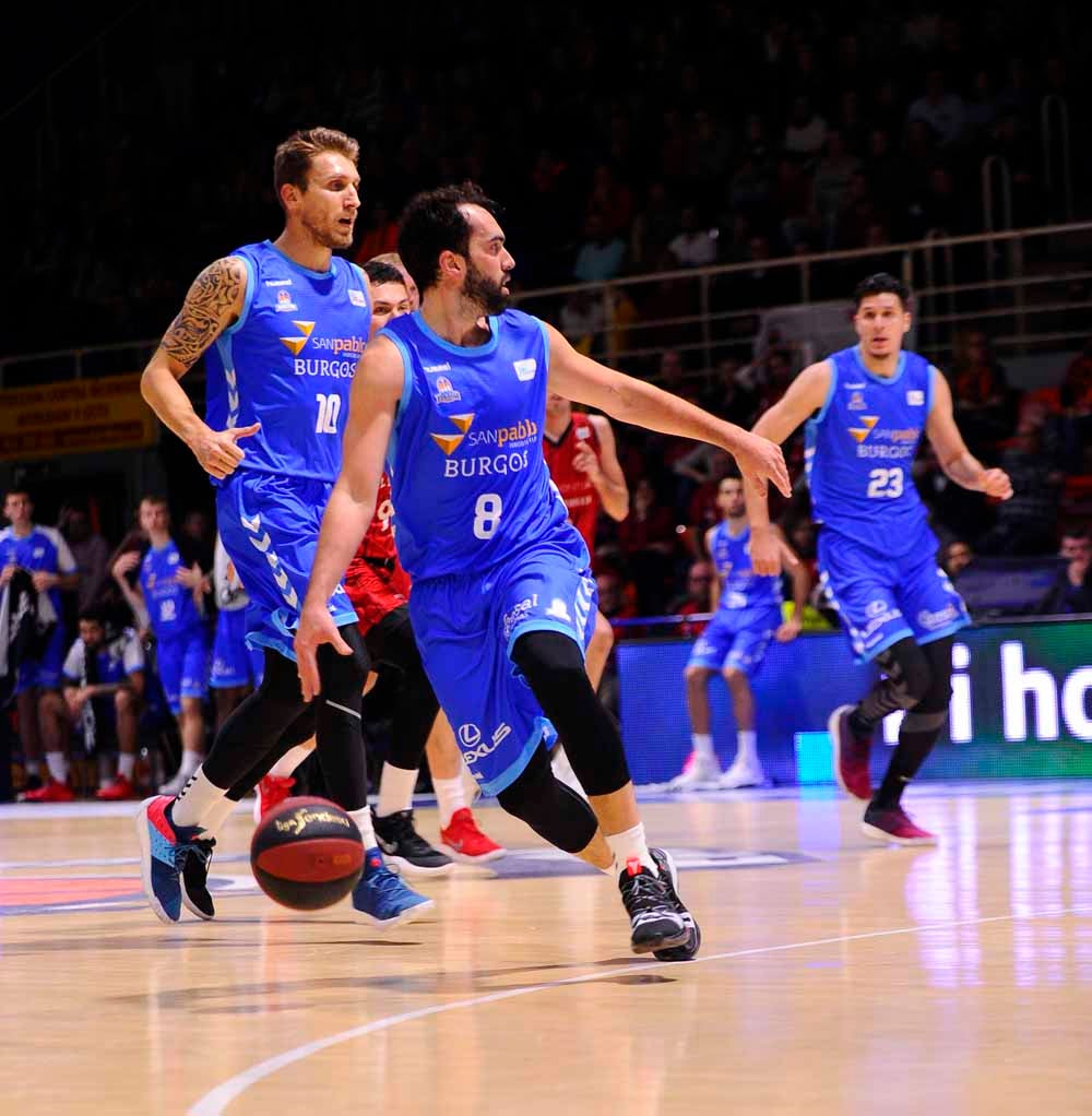 Fotos: El San Pablo Burgos consigue su primera victoria a domicilio