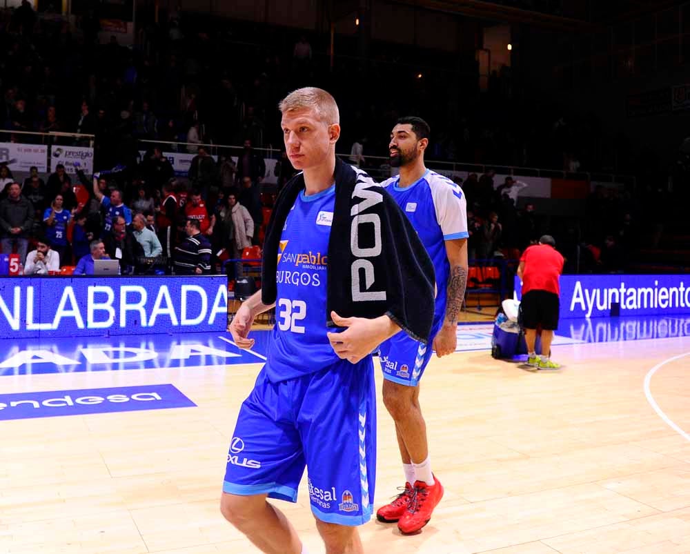 Fotos: El San Pablo Burgos consigue su primera victoria a domicilio