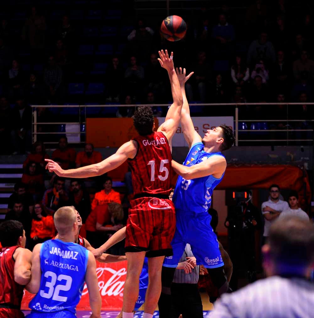 Fotos: El San Pablo Burgos consigue su primera victoria a domicilio