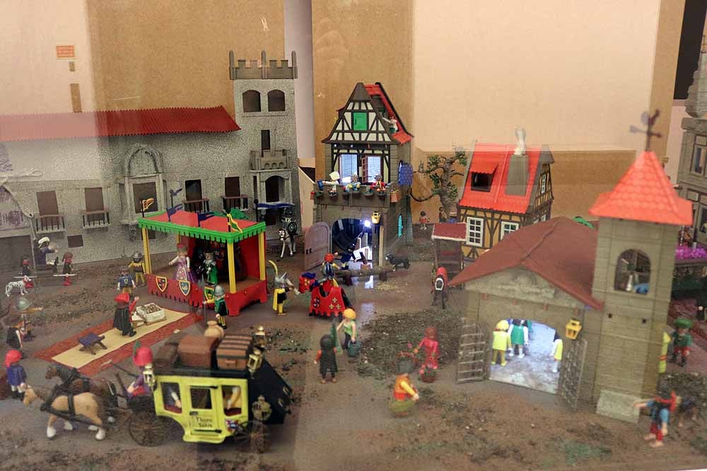 El MEH acoge una nueva exposición temporal con figuras de Playmobil sobre el hito del descubrimiento del nuevo mundo.