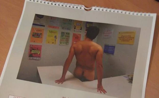 Desnudo estudiantil para ilustrar el mes de mayo
