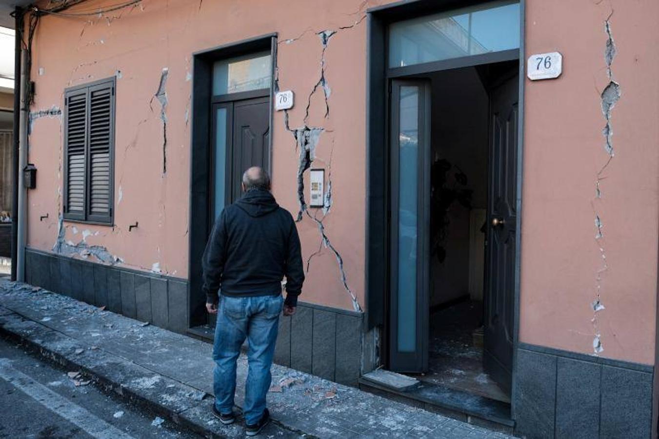 El presidente de la región italiana declara el estado de calamidad después del terremoto de 4,8 grados vinculado a la erupción del volcán