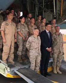 Imagen secundaria 2 - Sánchez visita las tropas españolas en Malí sin la ministra de Defensa