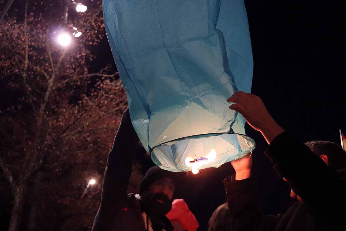 El Proyecto Rubare ha vendido miles de farolillos de papel que han sido lanzados al cielo para recaudar fondos para dos escuelas y una cooperativa de mujeres de la República Democrática del Congo.