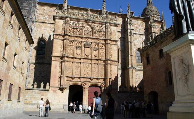 Fachada principal de la Universidad de Salamanca