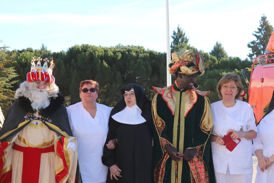 Fotos: Los Reyes Magos llegan a Burgos y visitan la residencia de ancianos Teresa Jornet