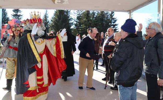 Los Reyes Magos han sido recibidos por usuarios y empleados