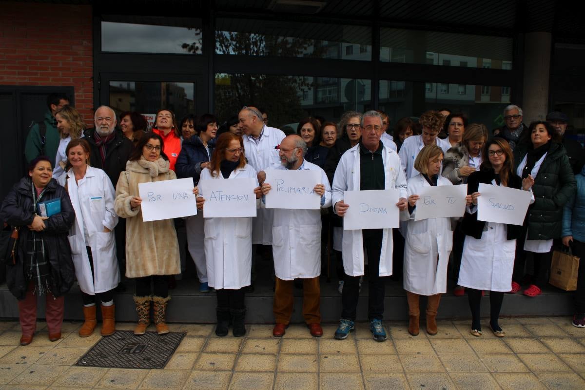 En Los Cubos, los usuarios han pedido a las tres médicos que han renunciado a su plaza que se queden