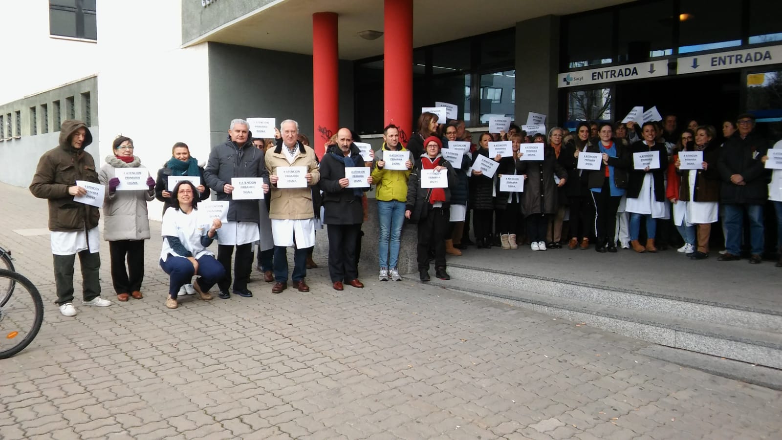 En Los Cubos, los usuarios han pedido a las tres médicos que han renunciado a su plaza que se queden