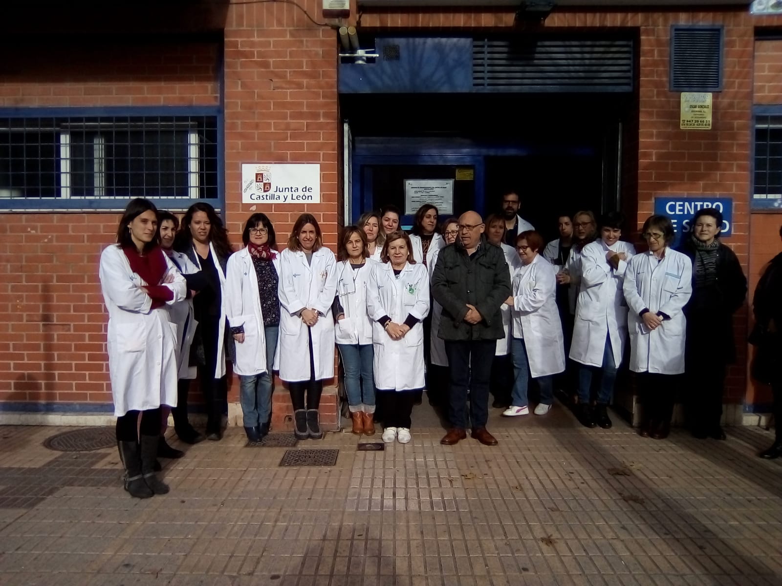 En Los Cubos, los usuarios han pedido a las tres médicos que han renunciado a su plaza que se queden