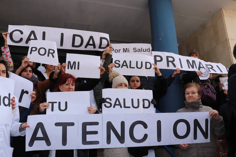 En Los Cubos, los usuarios han pedido a las tres médicos que han renunciado a su plaza que se queden