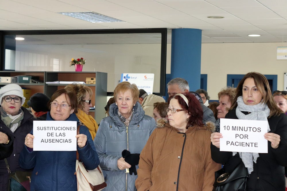 En Los Cubos, los usuarios han pedido a las tres médicos que han renunciado a su plaza que se queden