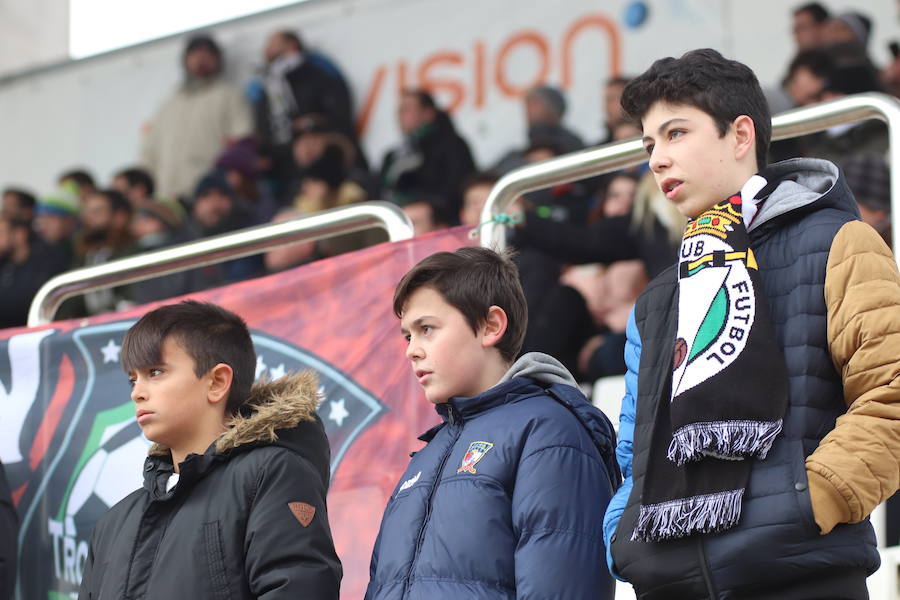 Los burgalesistas han disfrutado de la victoria de su equipo por dos goles a cero frente a la Ponferradina.