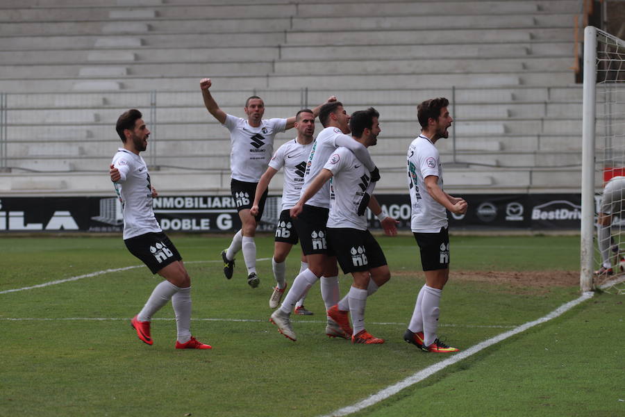 El Burgos CF ha ganado 2-0 a la Ponferradina en el estadio municipal de EL Plantío con goles de Chevi y Andrés