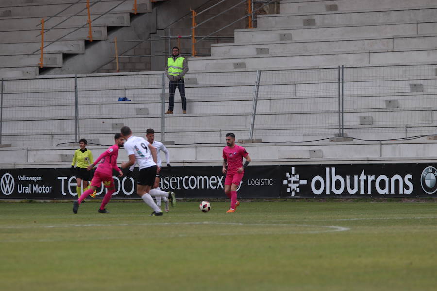 El Burgos CF ha ganado 2-0 a la Ponferradina en el estadio municipal de EL Plantío con goles de Chevi y Andrés