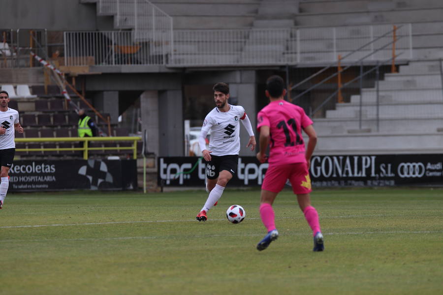 El Burgos CF ha ganado 2-0 a la Ponferradina en el estadio municipal de EL Plantío con goles de Chevi y Andrés