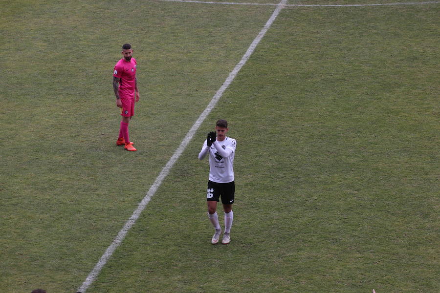 El Burgos CF ha ganado 2-0 a la Ponferradina en el estadio municipal de EL Plantío con goles de Chevi y Andrés