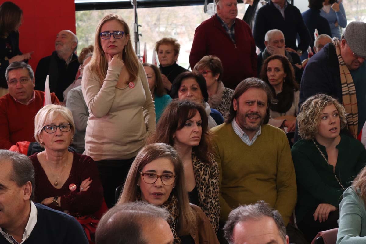 Alrededor de un millar de personas han acudido al Fórum Evolución para acompañar a Luis Tudanca en su presentación oficial como candidato a la Presidencia de la Junta de Castilla y León.