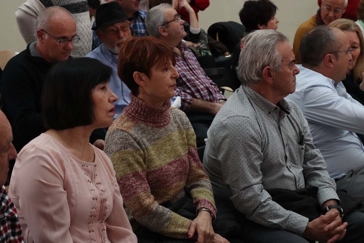 Alrededor de un millar de personas han acudido al Fórum Evolución para acompañar a Luis Tudanca en su presentación oficial como candidato a la Presidencia de la Junta de Castilla y León.