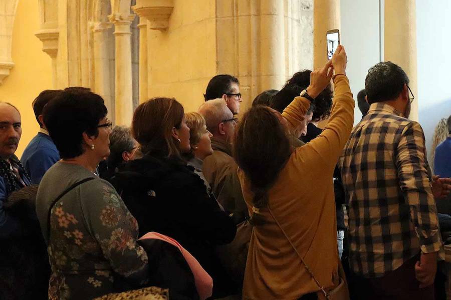 Unas 500 personas han acudido hoy al acto de Vox en Burgos al que ha acudido el secretario general Javier Ortega Smith. En el acto Vox ha defendido sus propuestas para el futuro de España. Inmigración, violencia de género, «los chiringuitos» de la política y la figura de Ortega Lara han sido los momentos más enérgicos del discurso de Ortega Smith.