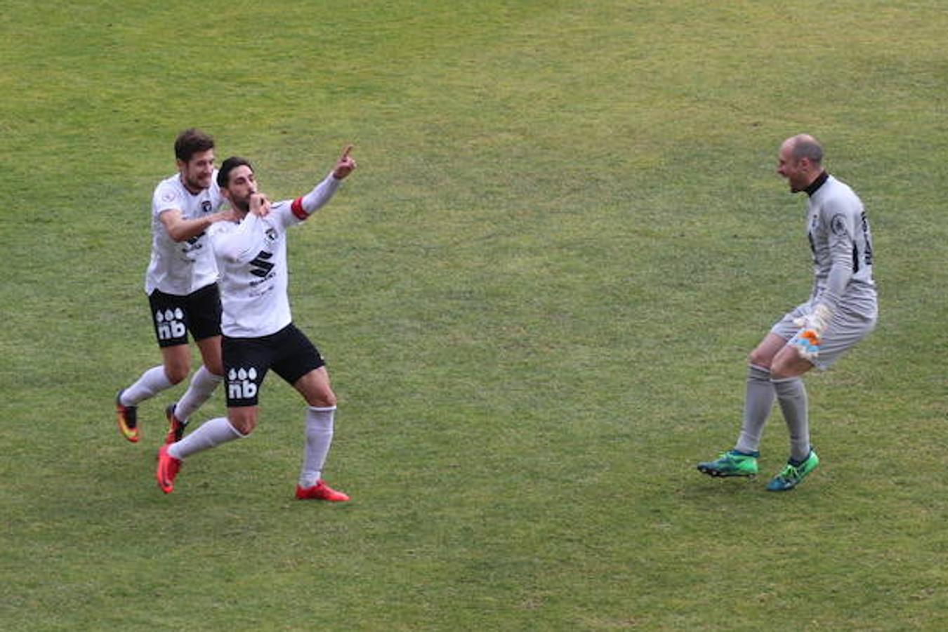 El Burgos CF ha ganado 2-0 a la Ponferradina en el estadio municipal de EL Plantío con goles de Chevi y Andrés