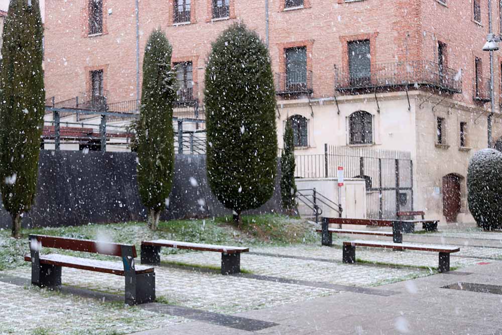 Fotos: Llegan los primeros copos de nieve a Burgos