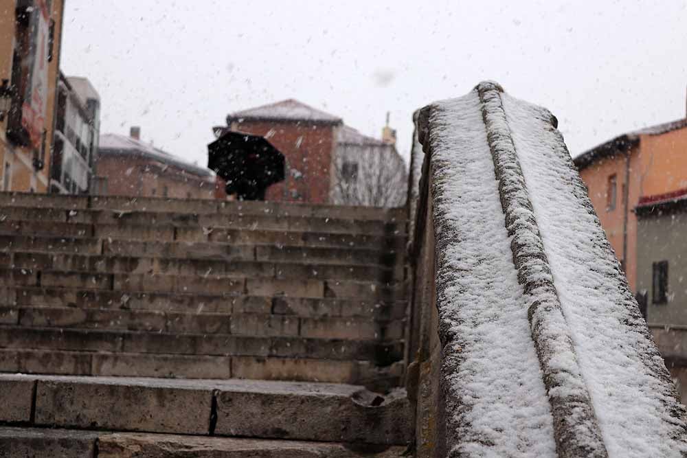 Fotos: Llegan los primeros copos de nieve a Burgos