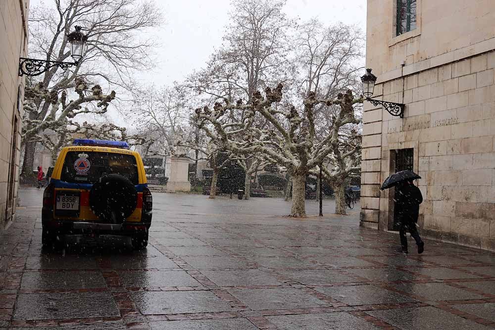 Fotos: Llegan los primeros copos de nieve a Burgos