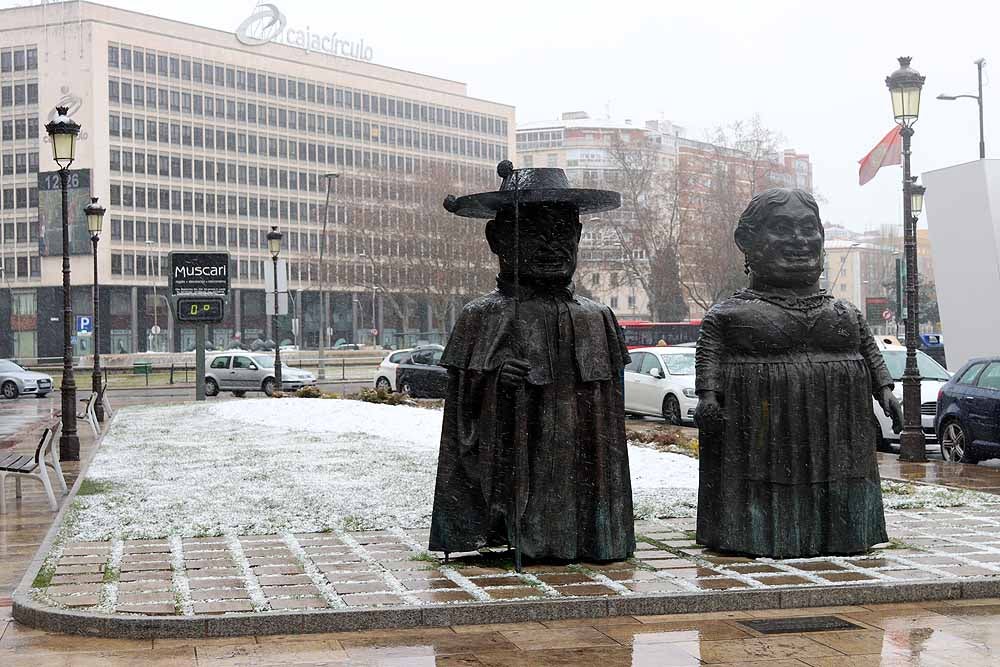 Fotos: Llegan los primeros copos de nieve a Burgos