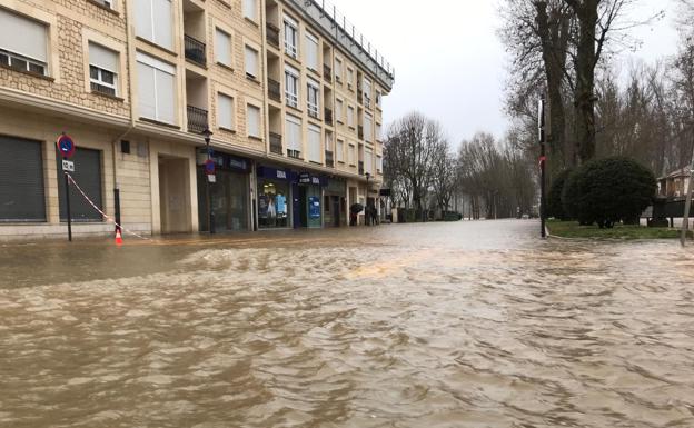 Imagen del desbordamiento del Nela en Villarcayo