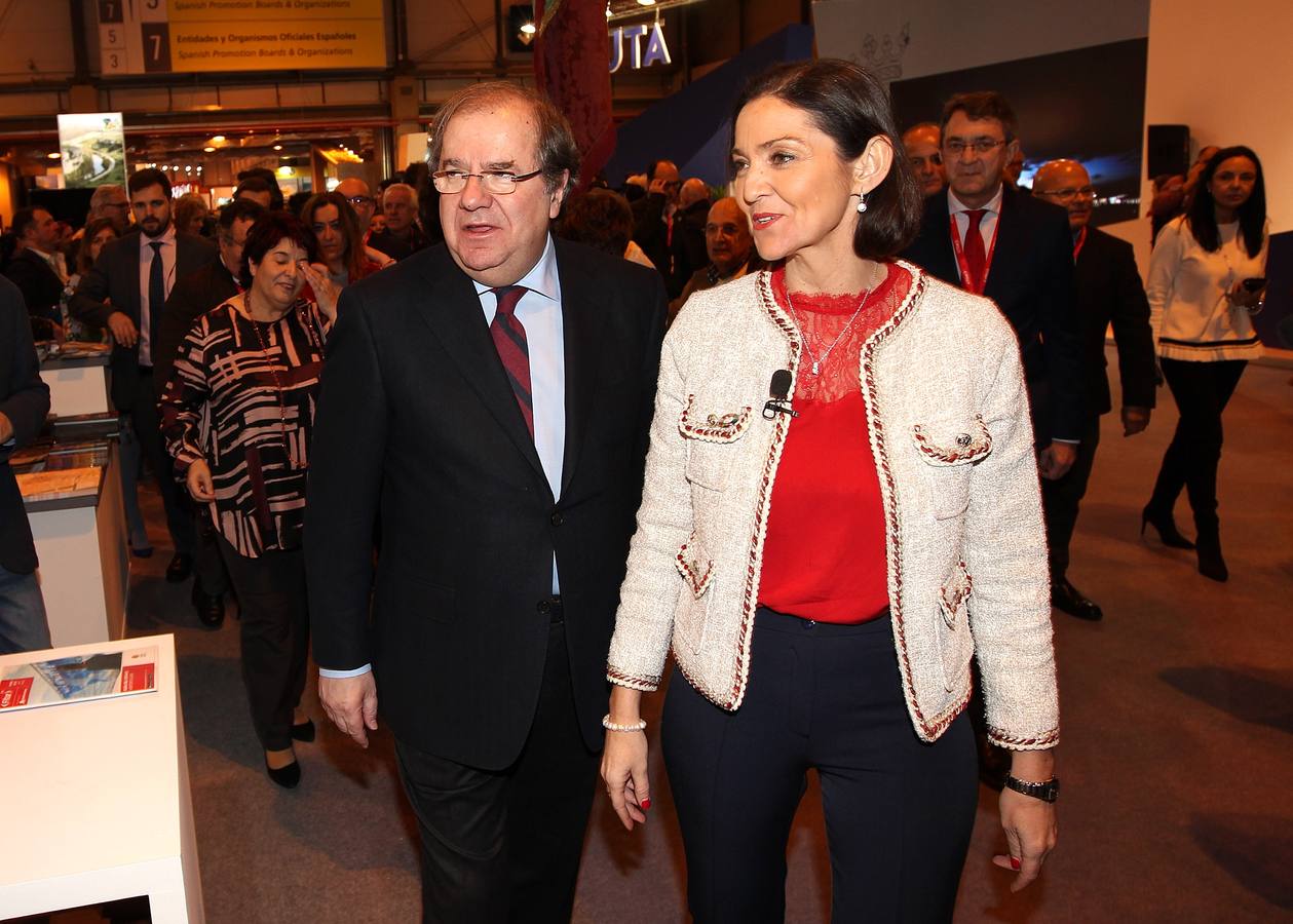 Fotos: Juan Vicente Herrera visita el stand de Castilla y Leób en Fitur