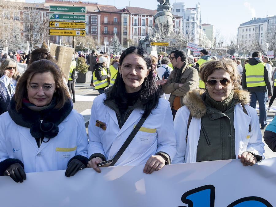 Fotos: Manifestación en Valladolid en defensa de la sanidad pública de Castilla y León