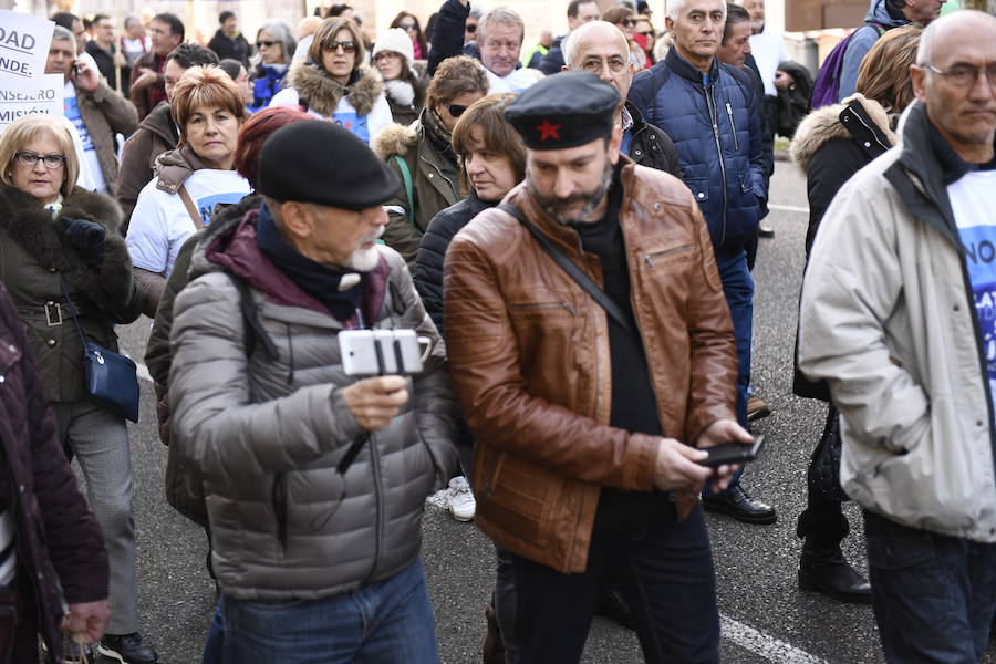 Fotos: Manifestación en Valladolid en defensa de la sanidad pública de Castilla y León