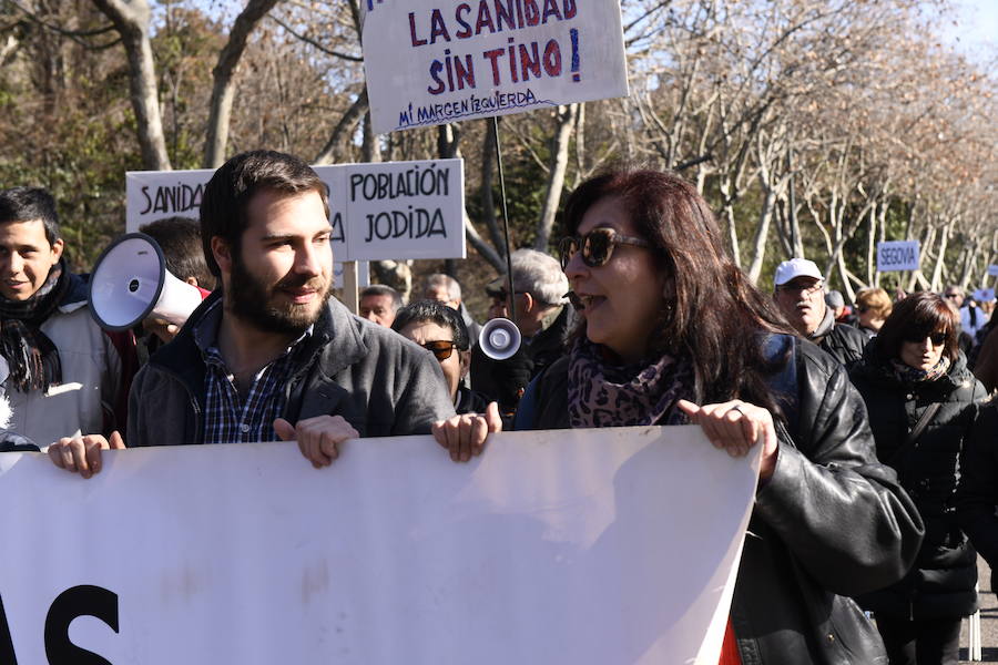 Fotos: Manifestación en Valladolid en defensa de la sanidad pública de Castilla y León