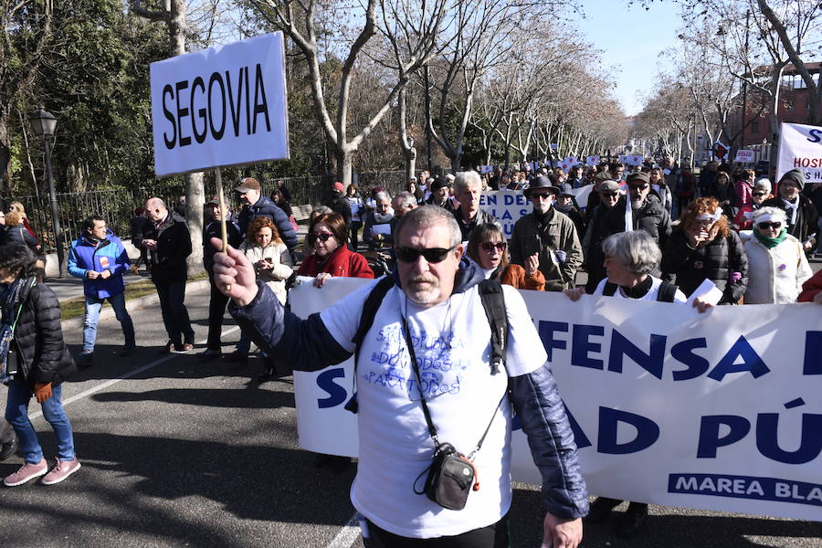 Fotos: Manifestación en Valladolid en defensa de la sanidad pública de Castilla y León