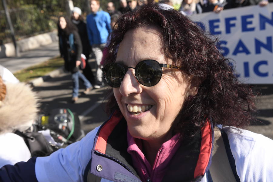 Fotos: Manifestación en Valladolid en defensa de la sanidad pública de Castilla y León