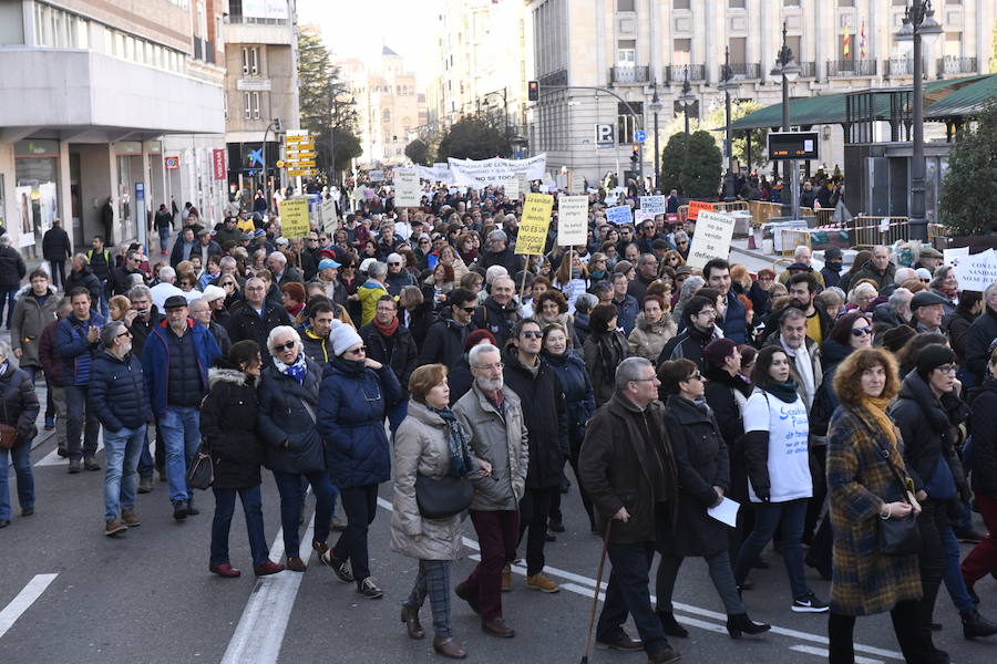 Fotos: Manifestación en Valladolid en defensa de la sanidad pública de Castilla y León